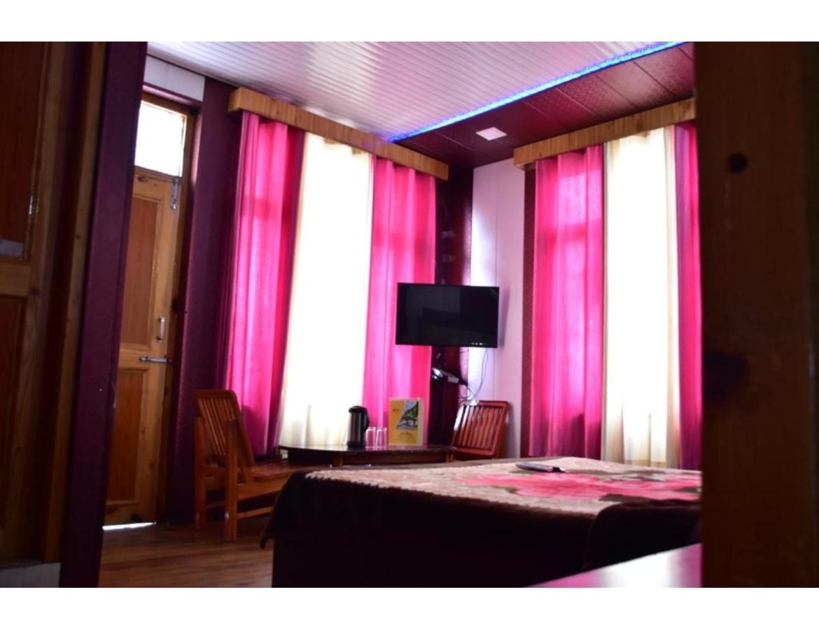 Hotel Peak View, Lahaul Sissu Экстерьер фото