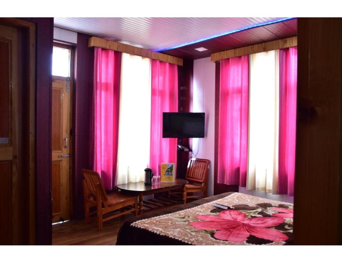 Hotel Peak View, Lahaul Sissu Экстерьер фото